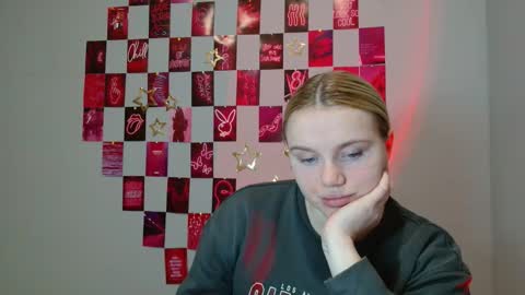 Leyla online show from November 24, 7:54 am