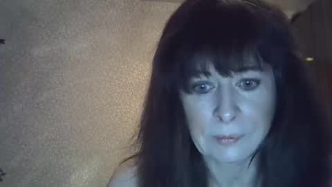 lia_ang online show from April 12, 2:42 pm