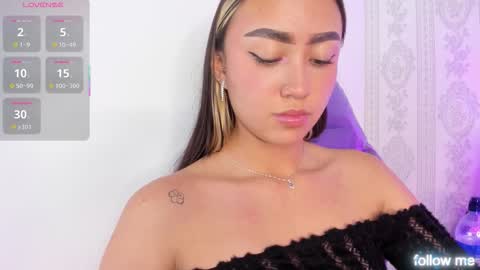 Snapshot of liaa_18 chatting on October 15, 7:00 am Liaa online show from October 15, 7:00 am
