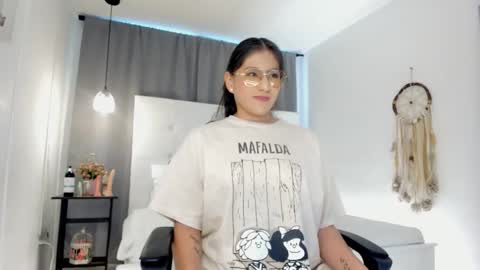   Liaa  online show from January 13, 7:40 pm