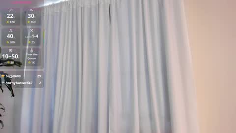   Liaa  online show from February 7, 8:35 pm