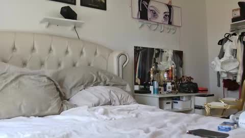 val and tina online show from January 8, 1:26 pm