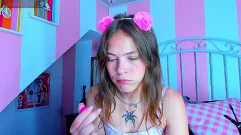 Snapshot of liah_grey8 chatting on December 17, 9:16 pm ---Liah--- online show from December 17, 9:16 pm