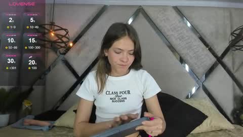 Snapshot of liah_grey8 chatting on December 31, 6:57 pm ---Liah--- online show from December 31, 6:57 pm