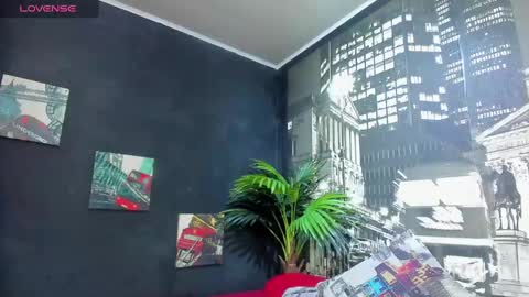 Snapshot of liah_grey8 chatting on December 12, 10:09 pm ---Liah--- online show from December 12, 10:09 pm