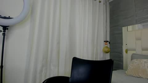 Lia online show from May 31, 5:35 am