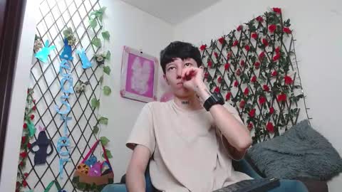 Liam  online show from March 30, 7:24 pm