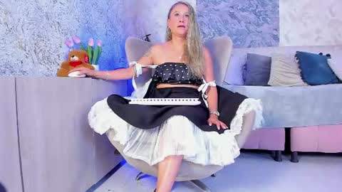 Lian online show from July 15, 7:40 pm