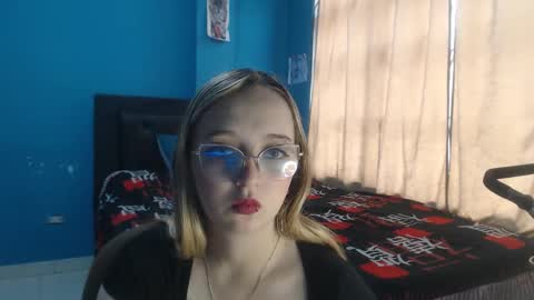 Lia Roberts online show from November 24, 12:18 pm