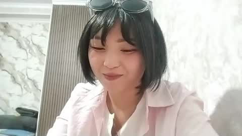 Molly online show from May 8, 4:43 pm
