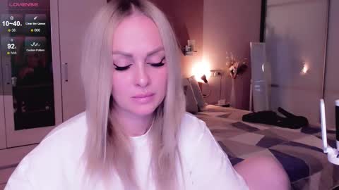 Snapshot of libby_nora chatting on October 7, 2:21 pm Libby online show from October 7, 2:21 pm