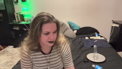 Libby Deetz online show from December 10, 9:55 am