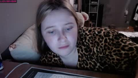 light_lunaa online show from September 15, 3:20 pm