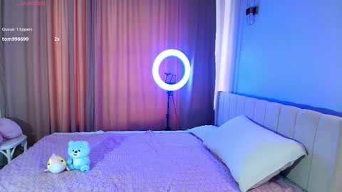 Lihn Pham online show from November 22, 3:42 am