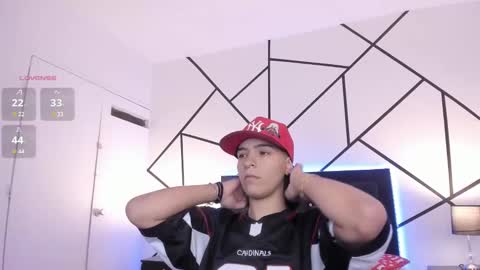 liiam_smith_ online show from February 11, 11:53 am