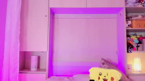         online show from February 4, 11:49 am