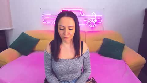 Snapshot of likaa_likaa chatting on December 18, 8:42 am Lika online show from December 18, 8:42 am