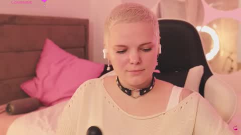 likaaberry online show from February 7, 1:26 pm