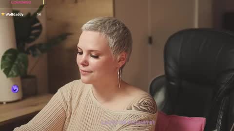 likaaberry online show from November 16, 3:12 pm