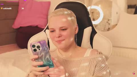 likaaberry online show from March 1, 2:17 pm