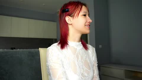 Emi online show from October 18, 4:32 pm