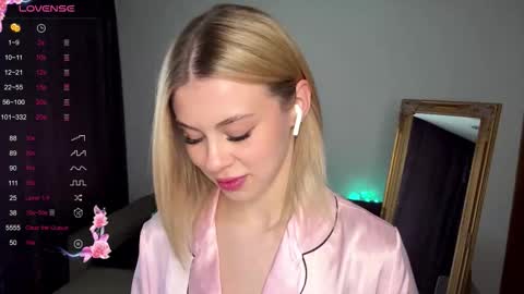 Snapshot of lil_elisa chatting on October 5, 9:58 am Elisa online show from October 5, 9:58 am