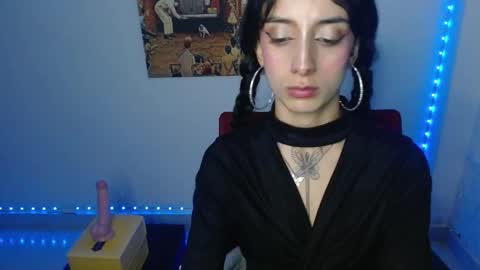 Lisaa online show from December 15, 3:45 am