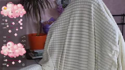 little moon online show from May 13, 8:03 pm