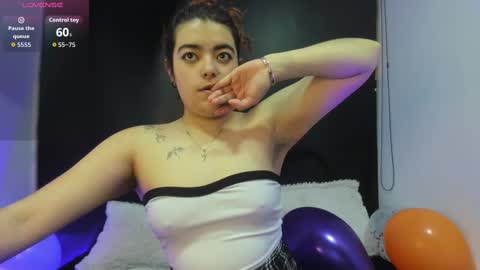 Snapshot of lila_cox chatting on October 5, 11:26 am lila_cox online show from October 5, 11:26 am