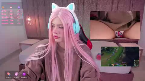 Lila online show from November 9, 2:02 pm