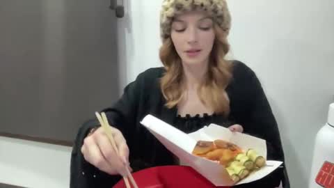 Aligator online show from December 22, 4:26 am