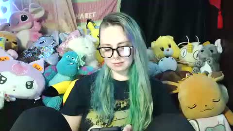 Snapshot of lilemmy1999 chatting on December 18, 5:00 pm emily ryanson online show from December 18, 5:00 pm