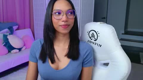 evie online show from March 4, 2:40 am