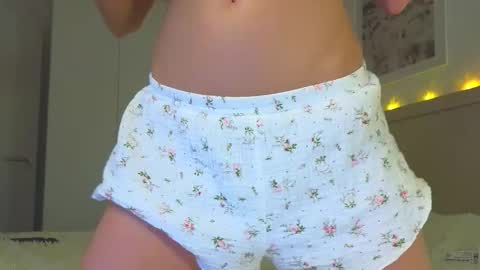 lili__roze_ online show from November 15, 5:41 am