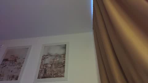 lili__roze_ online show from February 23, 5:30 am