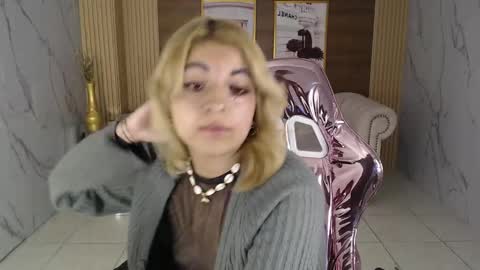 Lili online show from February 18, 3:10 am