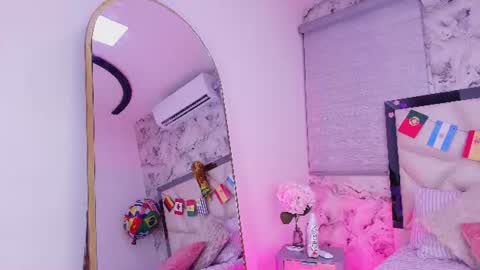 Lily online show from June 26, 1:12 pm