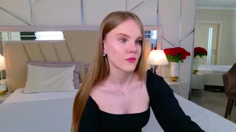 lili_lohan online show from June 20, 5:11 am