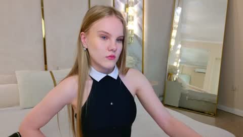 lili_lohan online show from August 6, 5:14 am