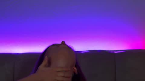 Mia online show from September 13, 7:49 am