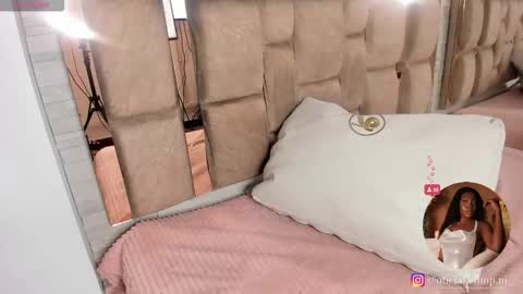 LILIAN  online show from March 21, 7:30 pm