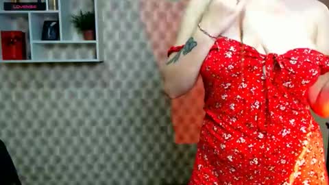 Liliana online show from November 28, 2:20 pm