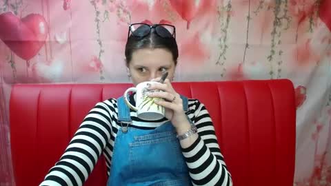 lilianashine online show from May 14, 5:24 am
