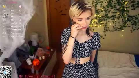 Lilian online show from November 5, 6:29 am