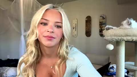 lilianjadee online show from July 28, 11:04 pm