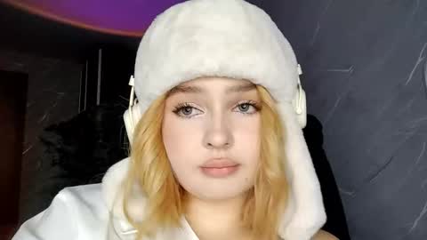 Nana online show from March 1, 3:45 pm