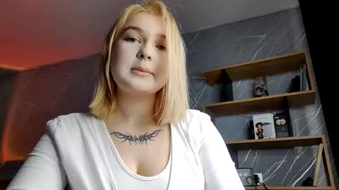 Nana online show from February 27, 1:22 pm