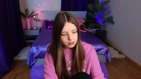 Lili Bakery online show from December 2, 10:10 pm