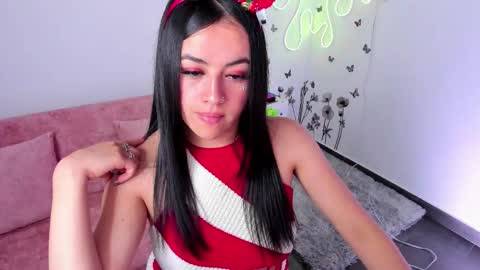 Lilie  online show from December 2, 10:01 pm