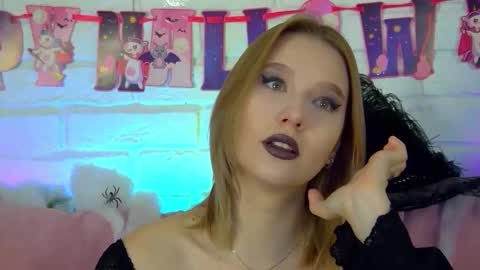 LiliLinn online show from October 31, 4:36 am